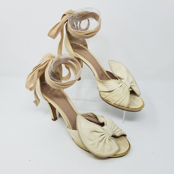 Chloe Shoes - Chloe shoes bow cream leather heels US10/EUR39.5
